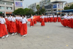 活动 2024.9.4 长征镇在梅川路祥和广场举办庆祝中华人民共和国成立75周年展演