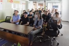 活动 2025.9.3 集团组织集中观看纪念中国人民抗日战争暨世界反法西斯战争胜利80周年大会